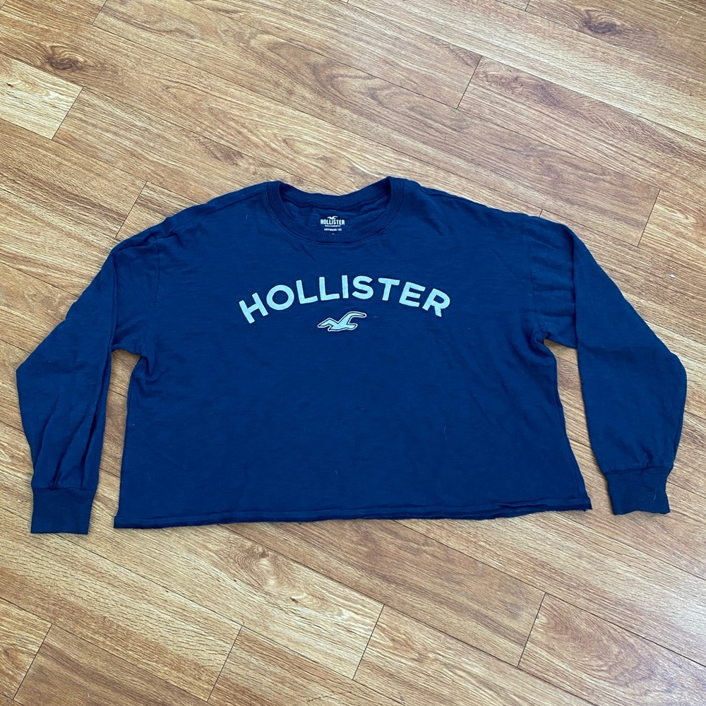 Hollister long-sleeve crop top